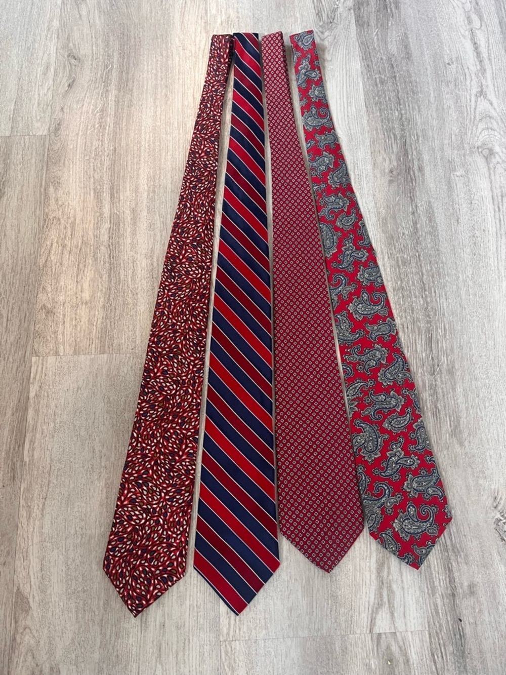 Bundle of 4 Men's Classic Patterned Neckties - all SILK